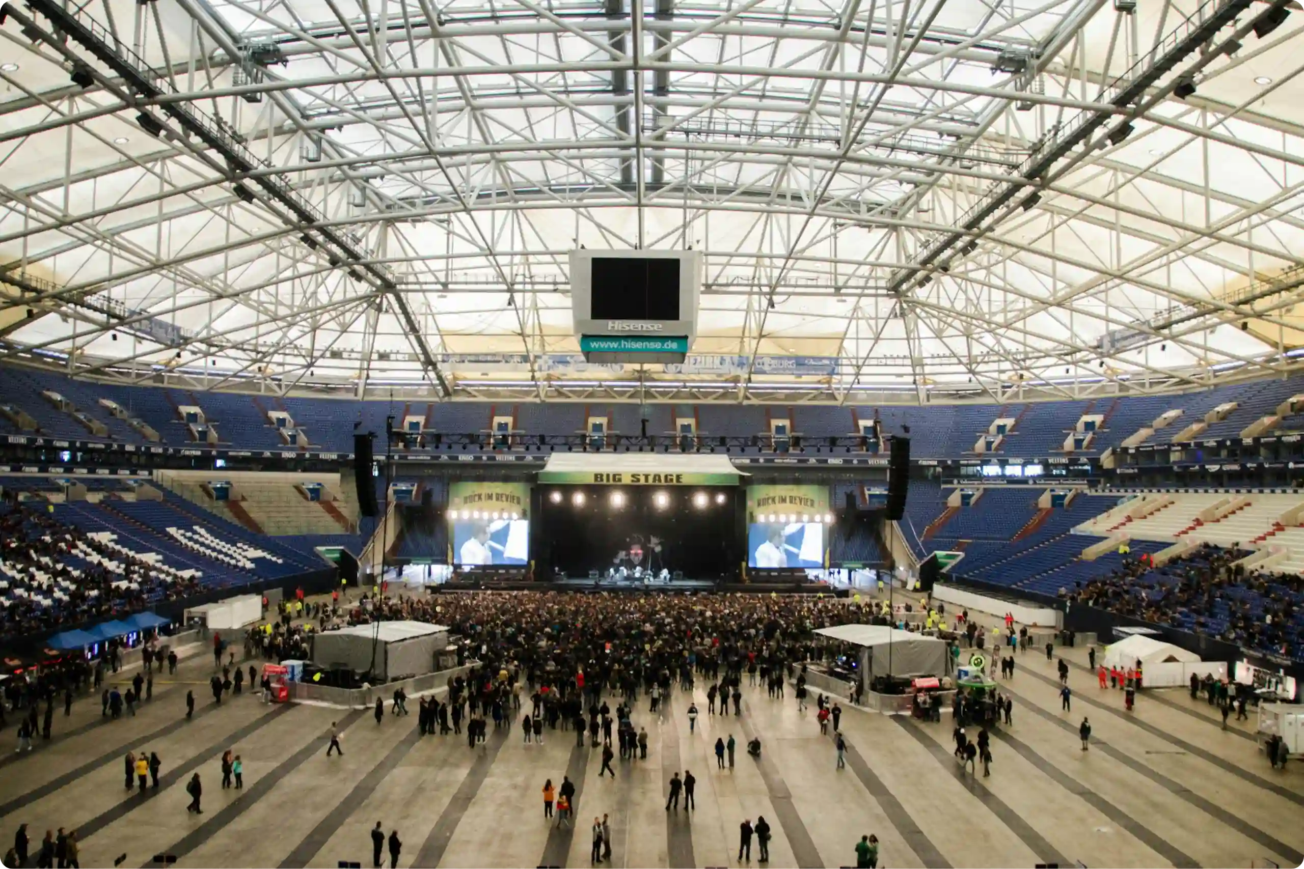 event venue being filled up with people